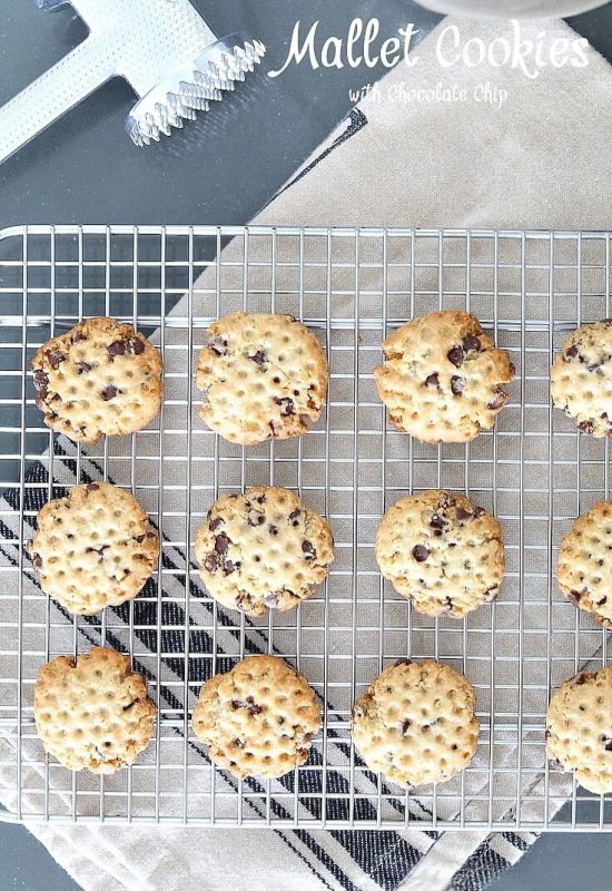 Mallet_Cookies_with_Chocolate_Chip_6723P-735X1095